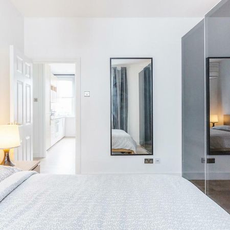 Appartamento Live Like A Londoner By Tower Bridge Esterno foto
